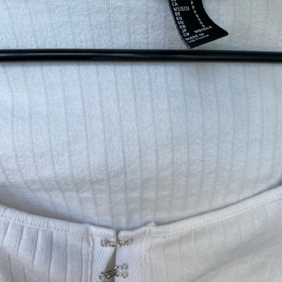 Adjustable Crop Top - Picture 2 of 4